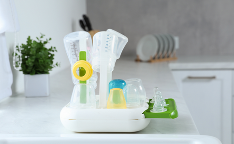 3 reasons for cloudy baby bottles: causes, prevention & solutions